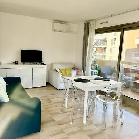 Spacieux à 150m De La 2 Terrasses *