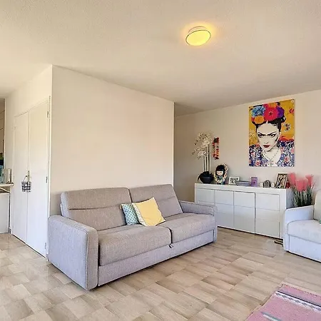 Апартаменты Spacieux A 150m De La 2 Terrasses Антиб